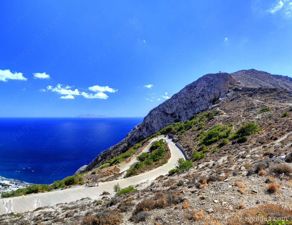 Vista sulla baia di Kamari